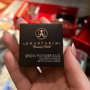 Anastasia Beverly Hills brow powder duo in medium brown